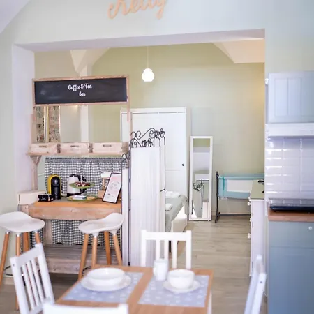 Kelly Tea House شقة
