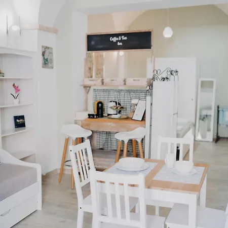 Kelly Tea House شقة