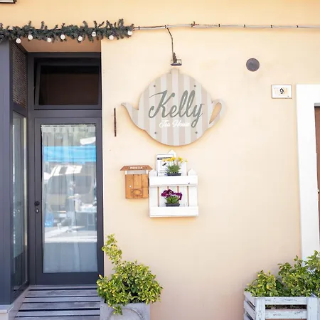 Kelly Tea House *